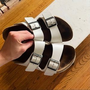 Arizona Birko-Flor white leather Birkenstocks